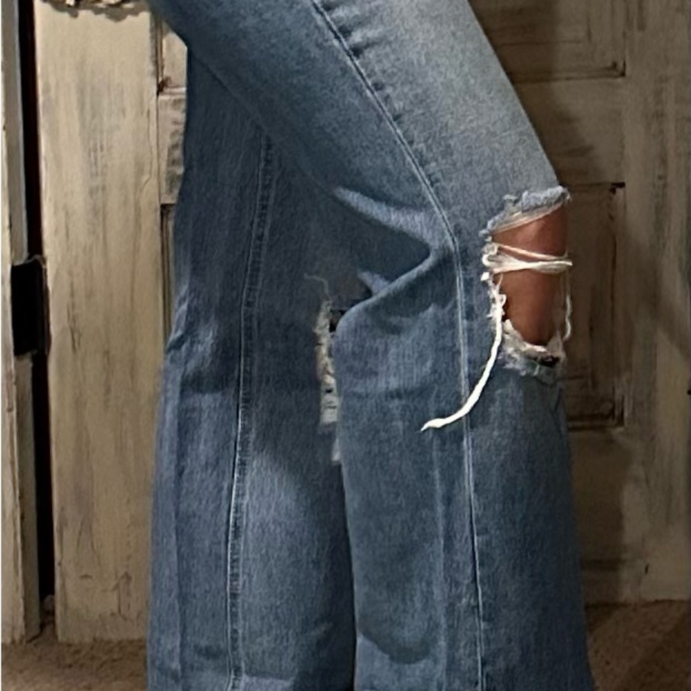 Blue High Rise Jeans with Authentic Denim Texture